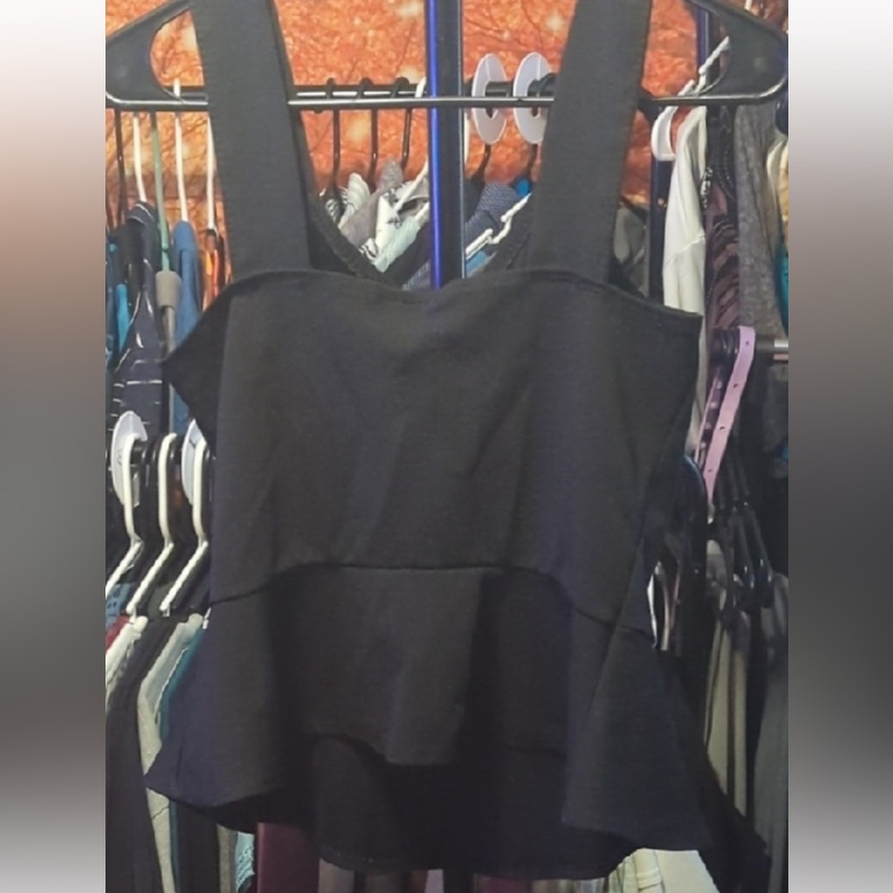 🌸♡ Discreet Black Peplum Tank Top | Size L 🌸♡